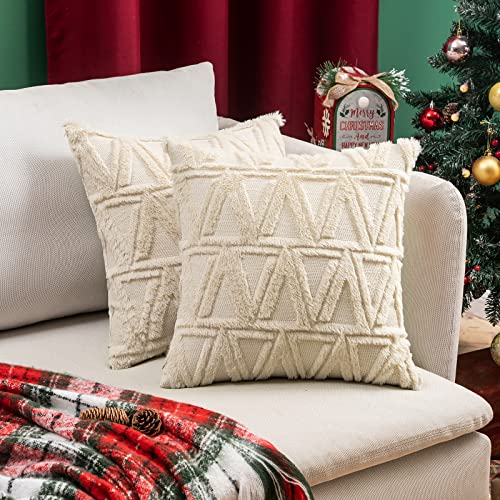 MIULEE 2er Set Weihnachten Wolle Kissenbezüge Dekokissen Polyster Sofakissen Dreieck Weich Couchkissen Kissenbezug Zierkissenbezug mit Verstecktem Reißverschluss für Wohnzimmer Beige 40x40cm von MIULEE