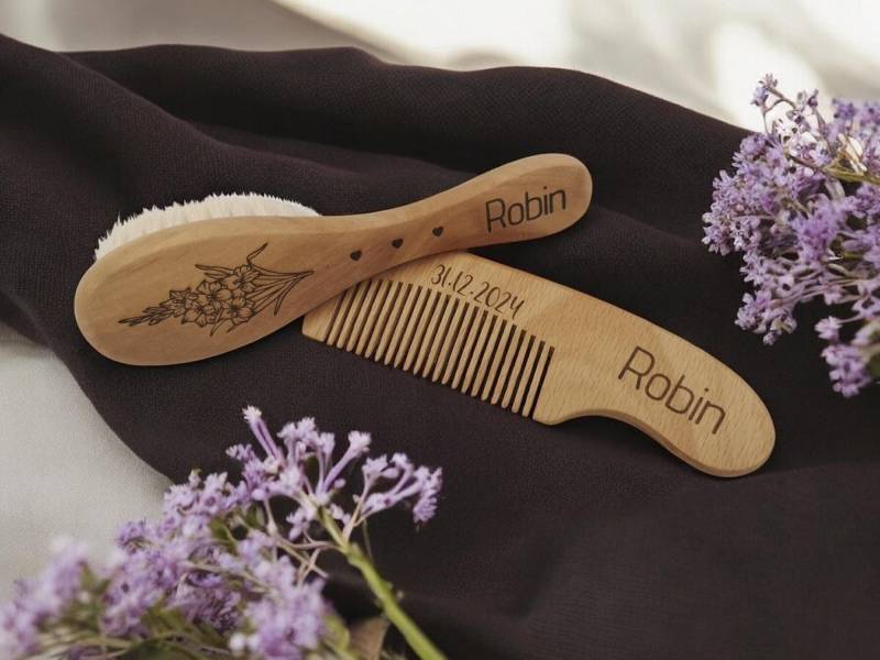 Personalisierte Baby Haarbürste & Kamm Set Aus Holz Mit Geburtsblumen Gravur - Geschenk Zur Geburt Oder Taufe Für Jungen Und Mädchen von MJKreativbude