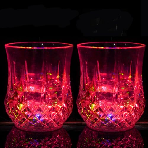 MODOAO Blitzbeleuchtete Ananas-Tasse, 2 Stück, automatisch, wasseraktiviert, mehrfarbige LED-Becher, lustige leuchtende Trinkgläser für Urlaub, Festivals, Geburtstagsparty, Bar, Nachtclubs MODOAO Blitzbeleuchtete Ananas-Tasse, 2 Stück, automatisch, wasseraktiviert, mehrfarbige LED-Becher, lustige leuchtende Trinkgläser für Urlaub, Festivals, Geburtstagsparty, Bar, Nachtclubs von MODOAO