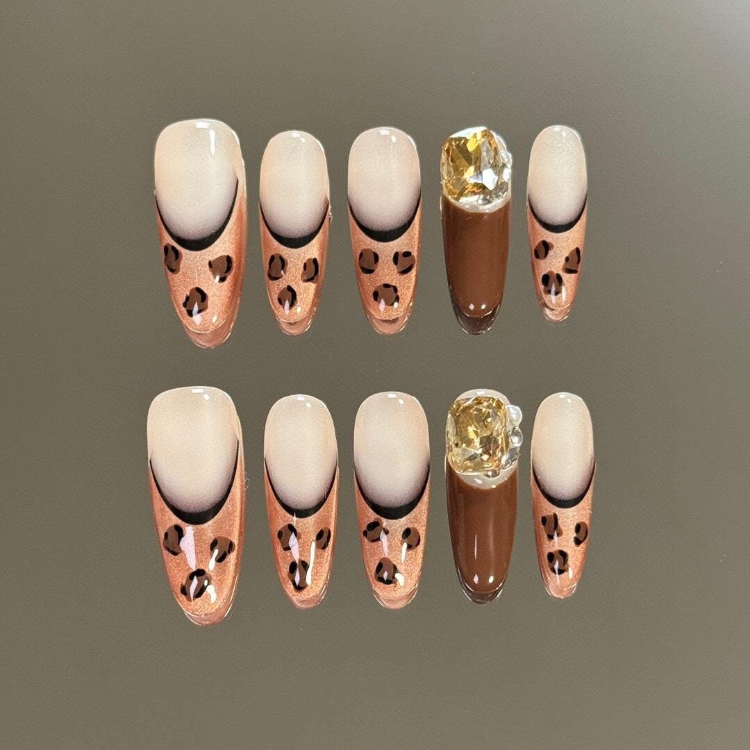 Leopard Dreams Press On Nails Manicure/Reusable Medium-Long Almond 24mm von MYNAILPRESS