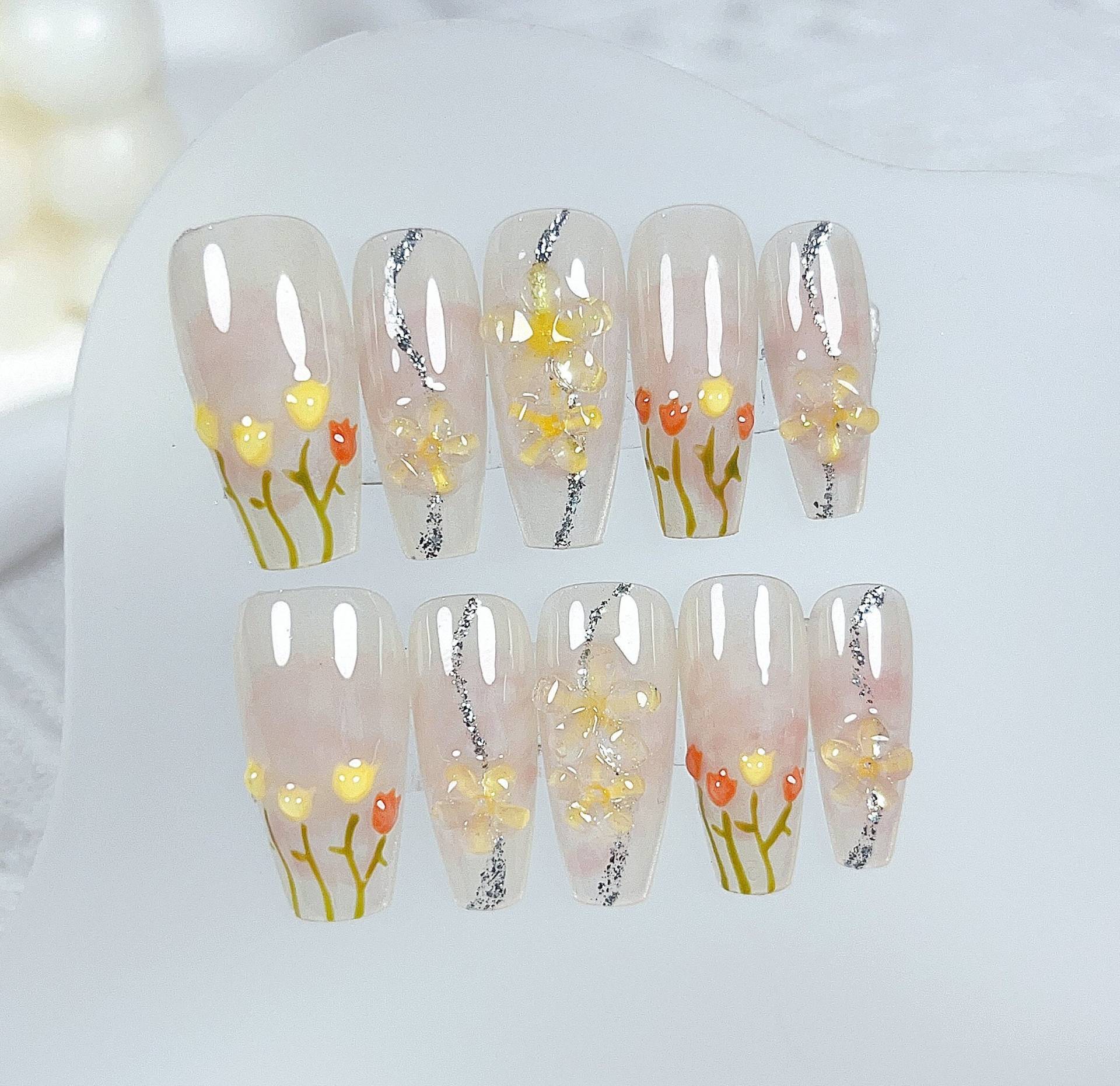 Little Yellow Flower Press On Nails Manicure/Reusable Long Coffin von MYNAILPRESS