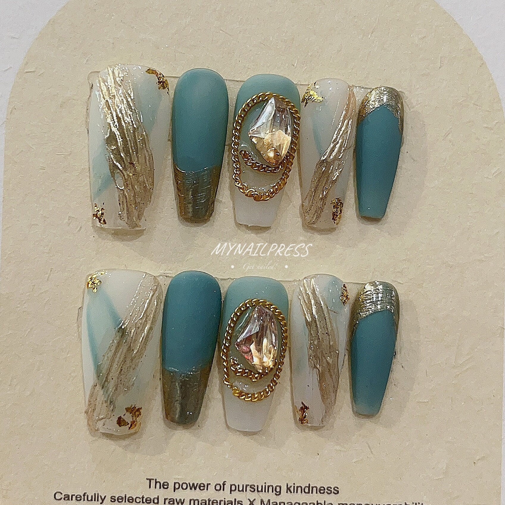 Luxury Green Gold Press On Nails Manicure/ Reusable Nails/Medium-Long Coffin von MYNAILPRESS