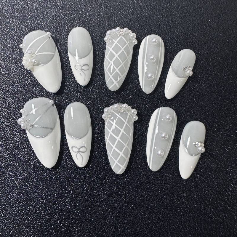 Silver Lattice Luxe Press On Nails Manicure/Reusable/ Almond Shape 22mm von MYNAILPRESS