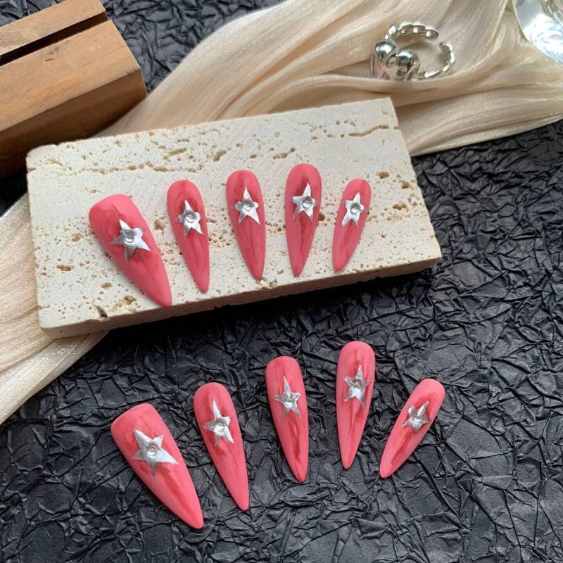 Vivid Red Matte Pentagram Press On Nails Manicure/ Reusable Nails/ Medium Stiletto von MYNAILPRESS