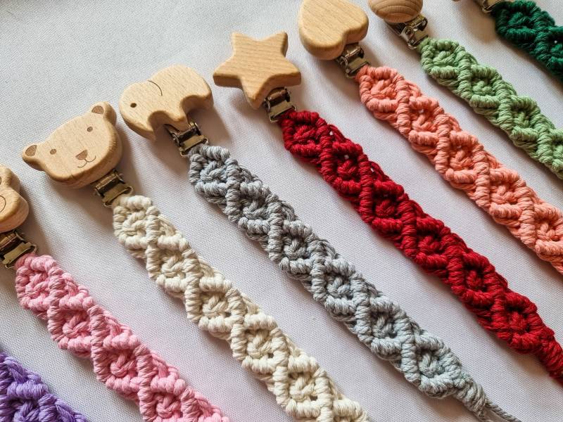 Baby Schnullerkette, Schnullerband, Accessoires, Schnullerkette von MacramemakersUK