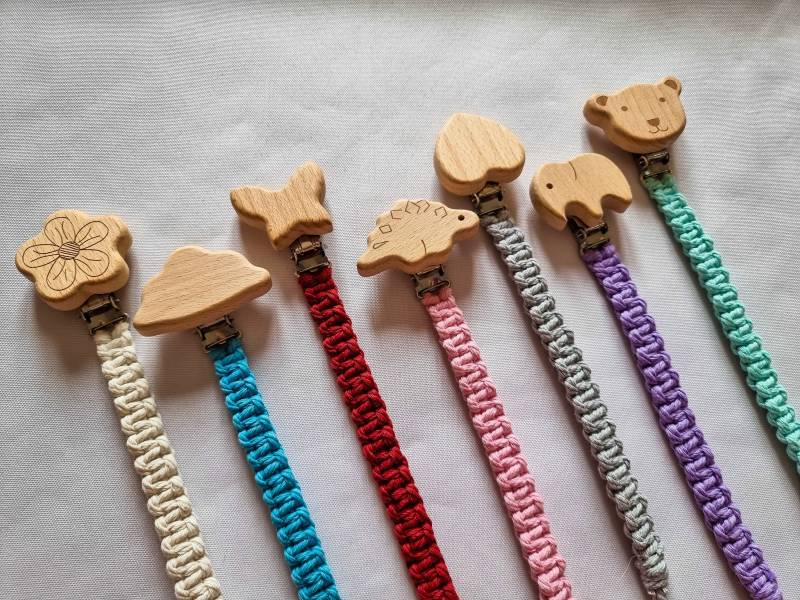 Makramee Schnullerkette, Schnullerband, Baby Schnullerkette von MacramemakersUK