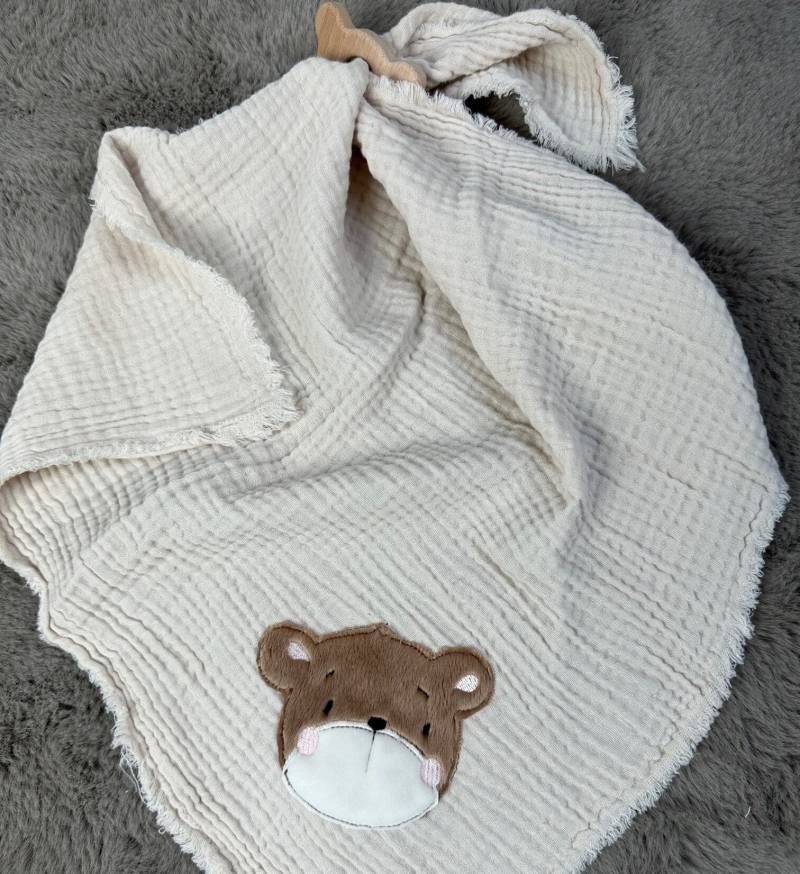 Baby Schnuffeltuch Kuscheltuch Bestickt, Musselin Bär Junge Mit Wunschnamen von MaikeCreative