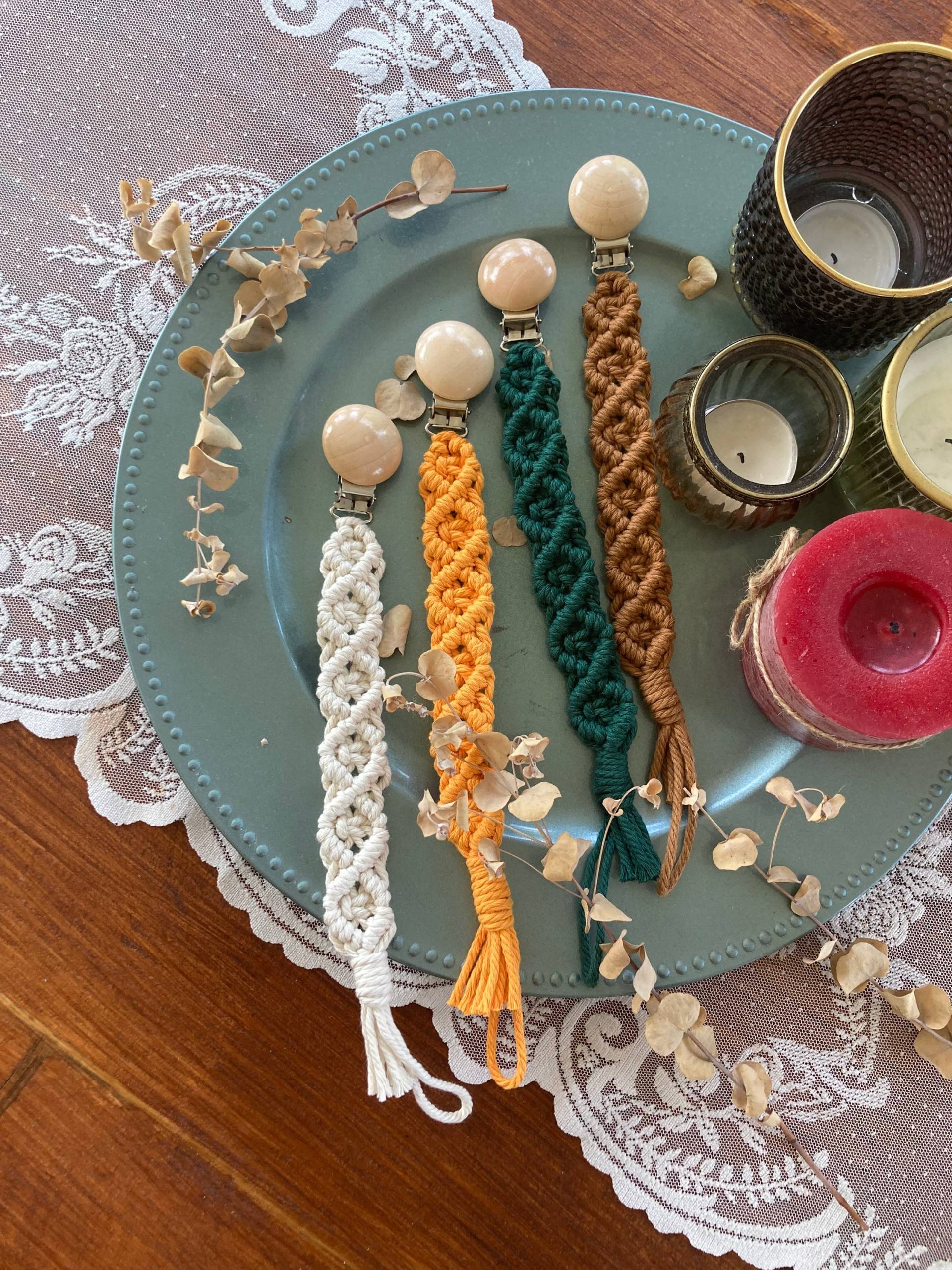 Schnullerkette Makramee/ Boho/ Schnullerband/ Geschenk Zur Geburt von MakrameeLiebeDesigns