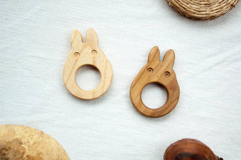 Matoro Holz Beißring - Baby Geschenk Handgemachtes Freundliches von MamumaBird