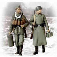 Supplies! german soldiers 2 figs von Master Box Plastic Kits