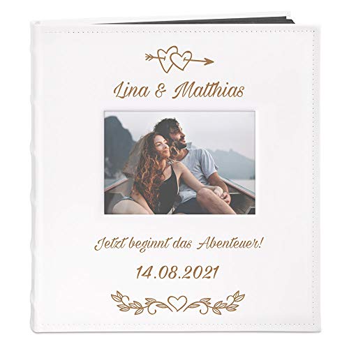 Maverton Fotoalbum zum Selbstgestalten mit Bildausschnitt mit Gravur - Fotobuch zum Einkleben für 240 Fotos im Format 10x15-60 schwarze Seiten - Größe 33x30cm - Weiß - Hochzeitsgeschenk - Abenteuer von Maverton