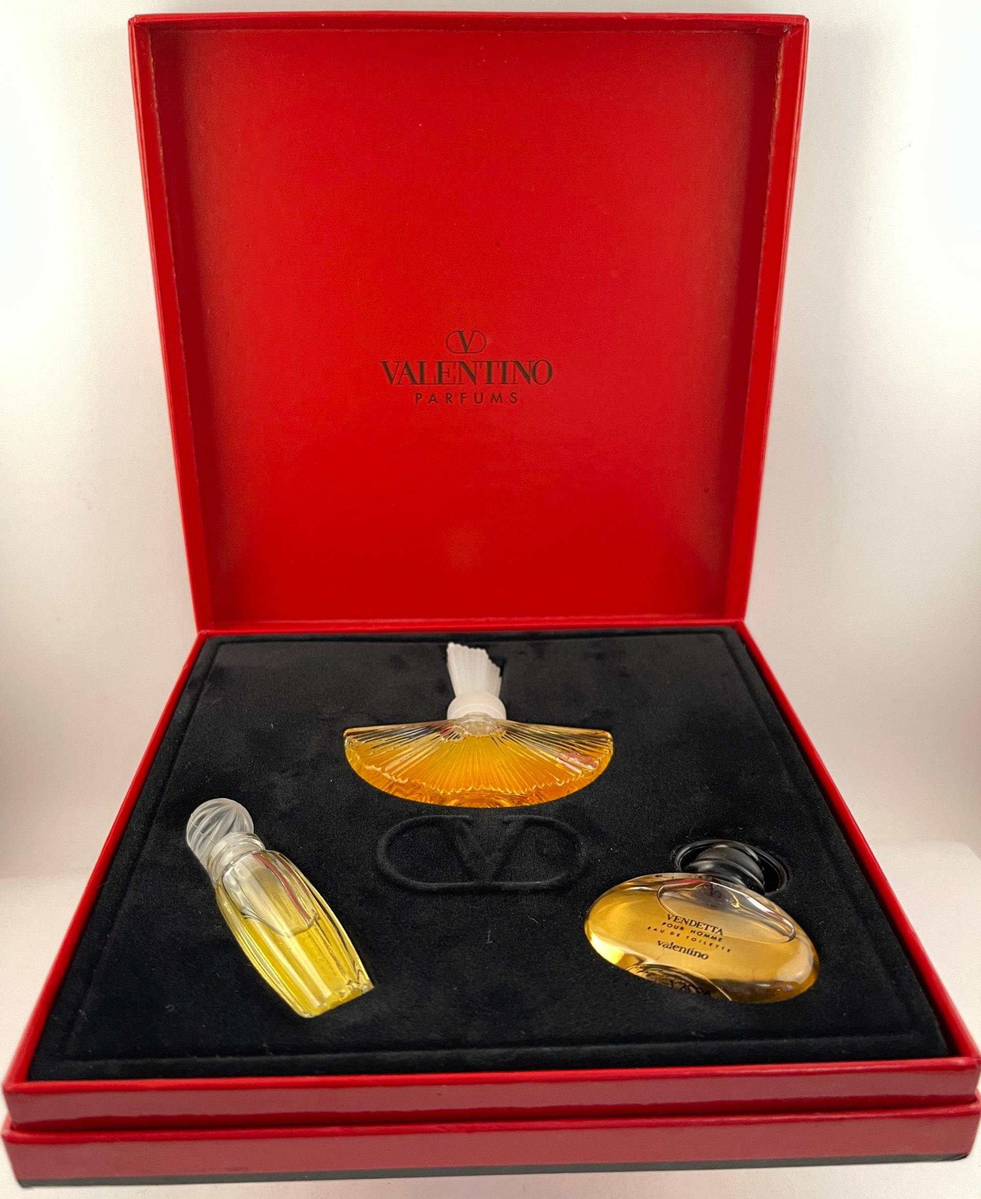 Vintage Valentino Parfums Eau De Toilette Miniaturen Set. 3 Stück Extrem Selten von MePeGreece