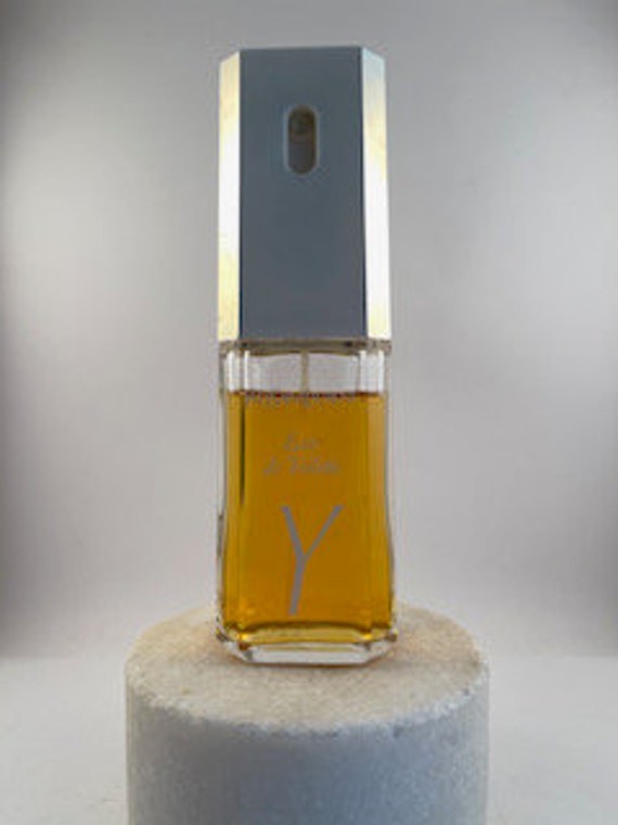 Vintage Yves Saint Laurent "Y' Eau De Toilette 75 Ml/2.5 Fl Oz. Vaporisateur. 90% Vol von MePeGreece