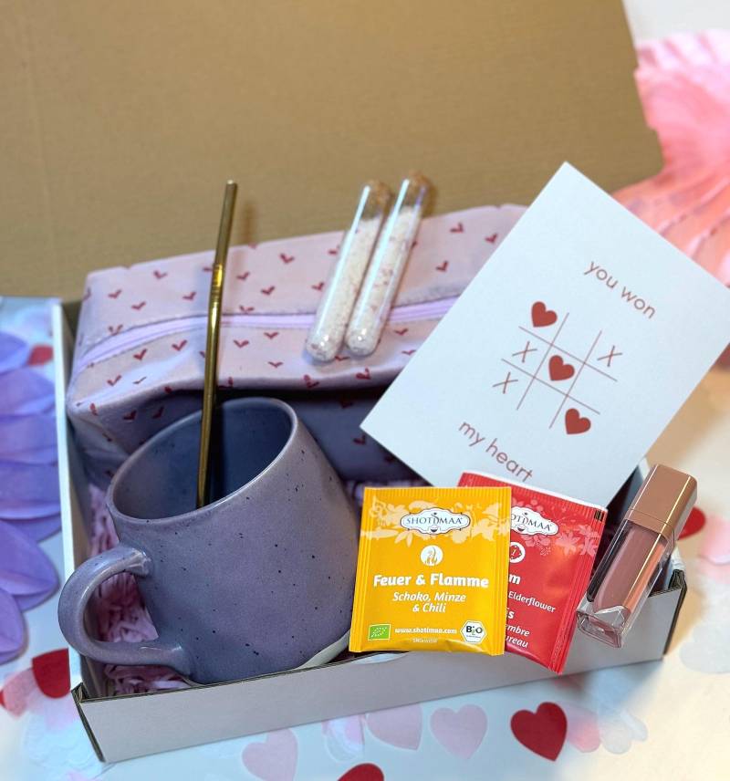 Valentinstag Geschenkbox Freundin Frau Wellness Beauty Liebe Geschenkset Teeset Kosmetik Valentinstagskarte Giftbox Entspannen Girlfriend von MellowsBoxDE