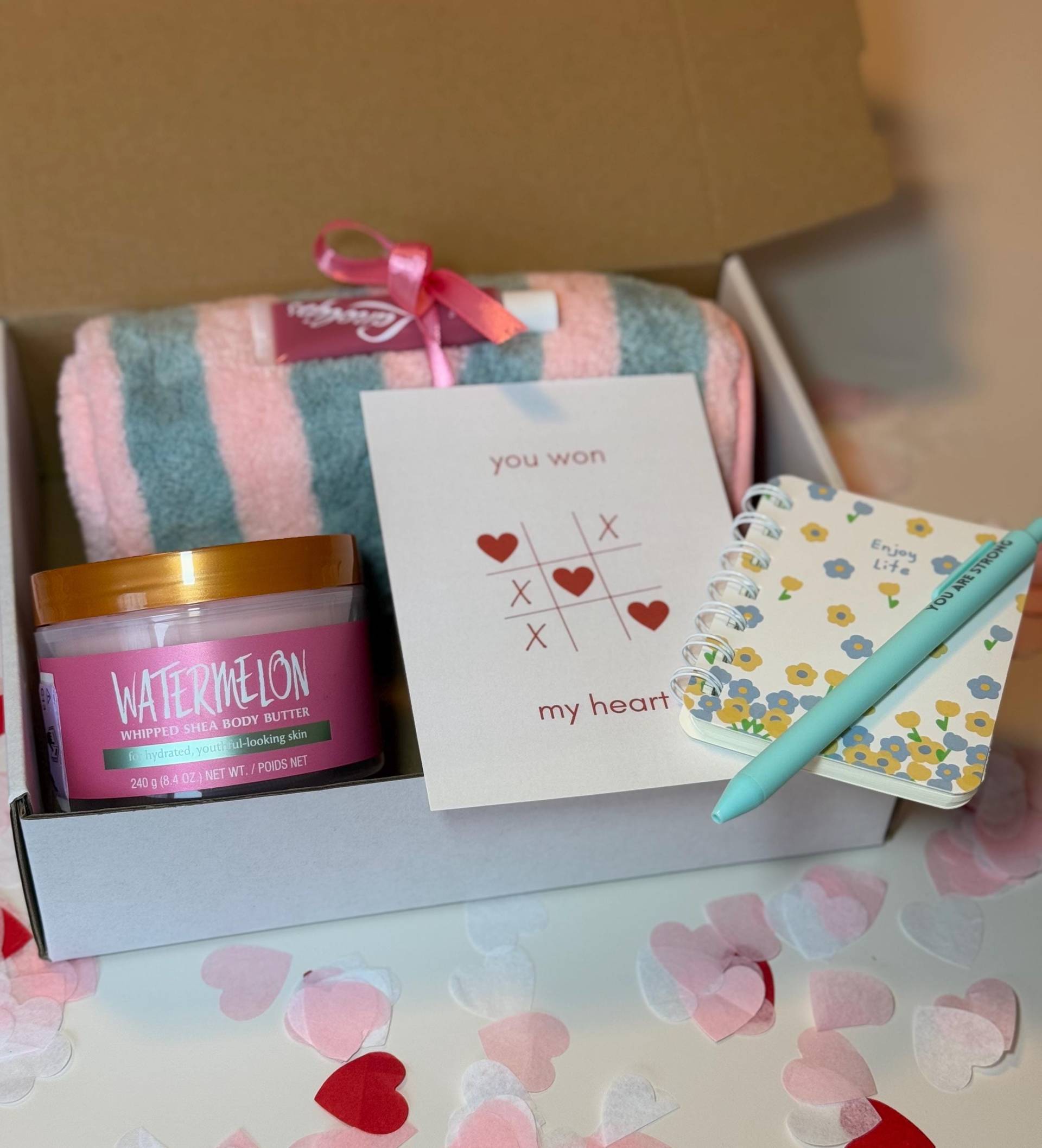 Valentinstag Geschenkbox Freundin Frau Wellness Beauty Liebe Spa Geschenkset Mädchen Valentinstagskarte Giftbox Entspannen Girlfriend von MellowsBoxDE