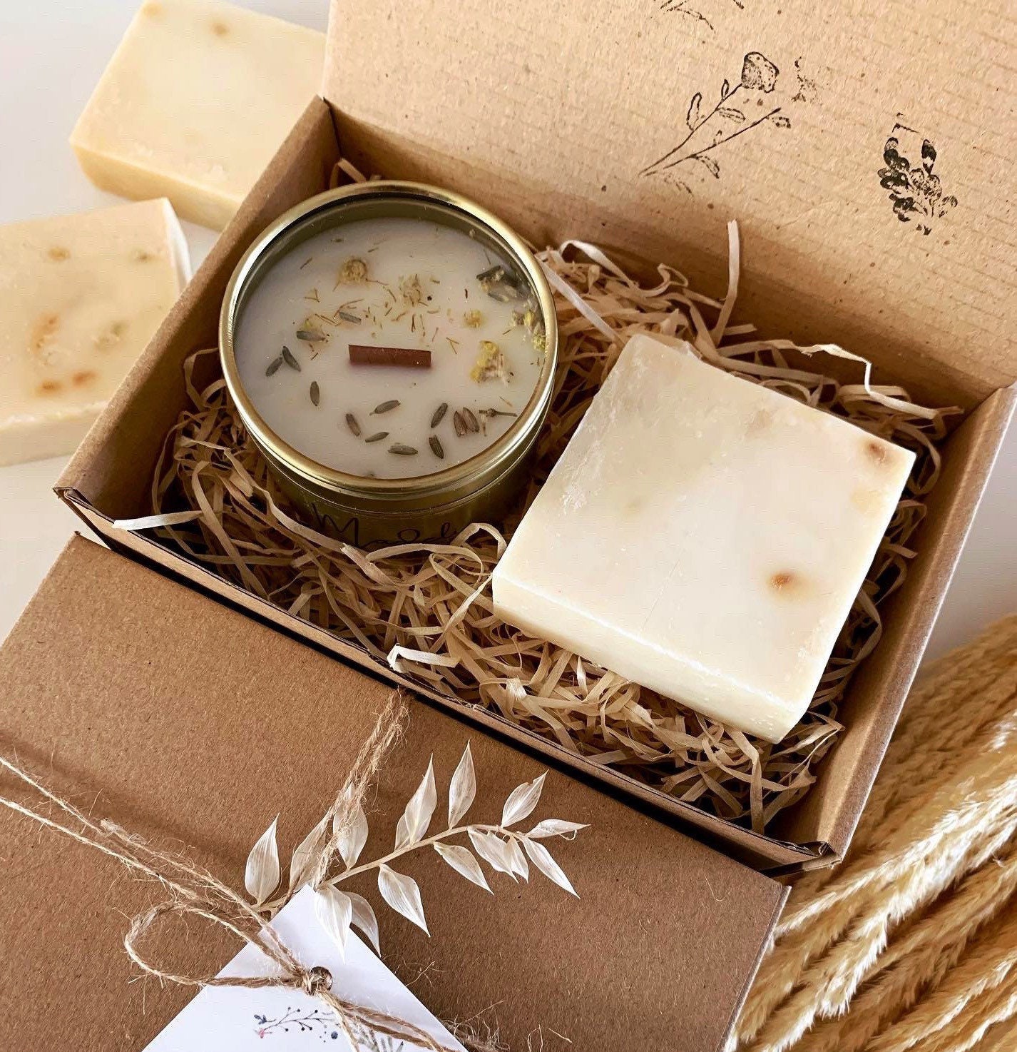 Seife&kerze Geschenkbox - Handgemachte Soyawachskerze Olivenölseife von Millaseifen