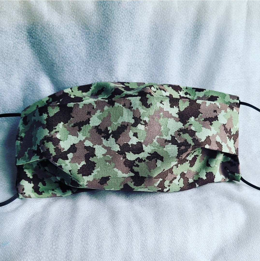 Gesichtsmaske Camo Mit Filtertasche von MimisMarketShop