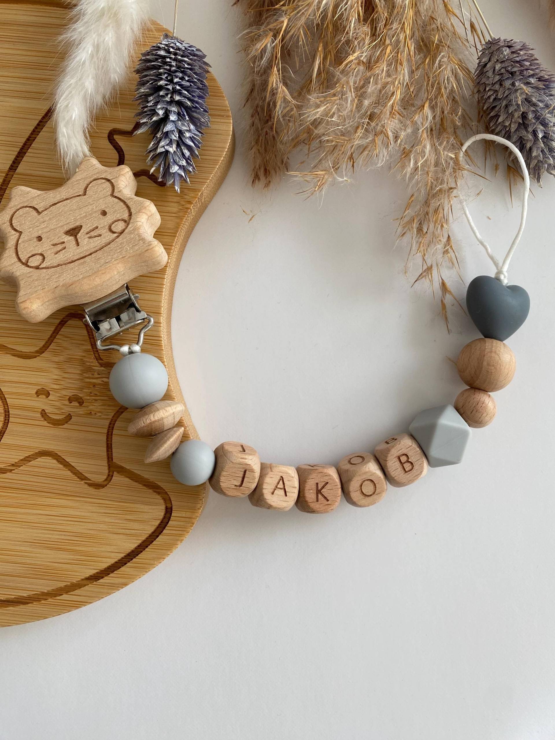 Schnullerkette | Personalisiert Junge Mädchen Geburtsgeschenk Mit Namen Einzigartiges Geschenk Babygeschenk von MindfulWallDesigns