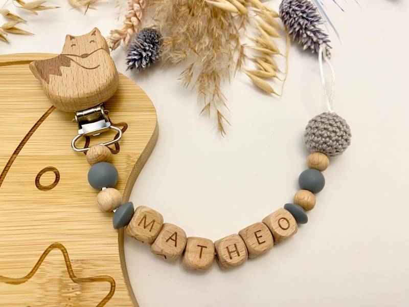 Schnullerkette | Verschiedene Farben Personalisiert Geburtsgeschenk Mit Namen Schnullerclip Babygeschenk von MindfulWallDesigns