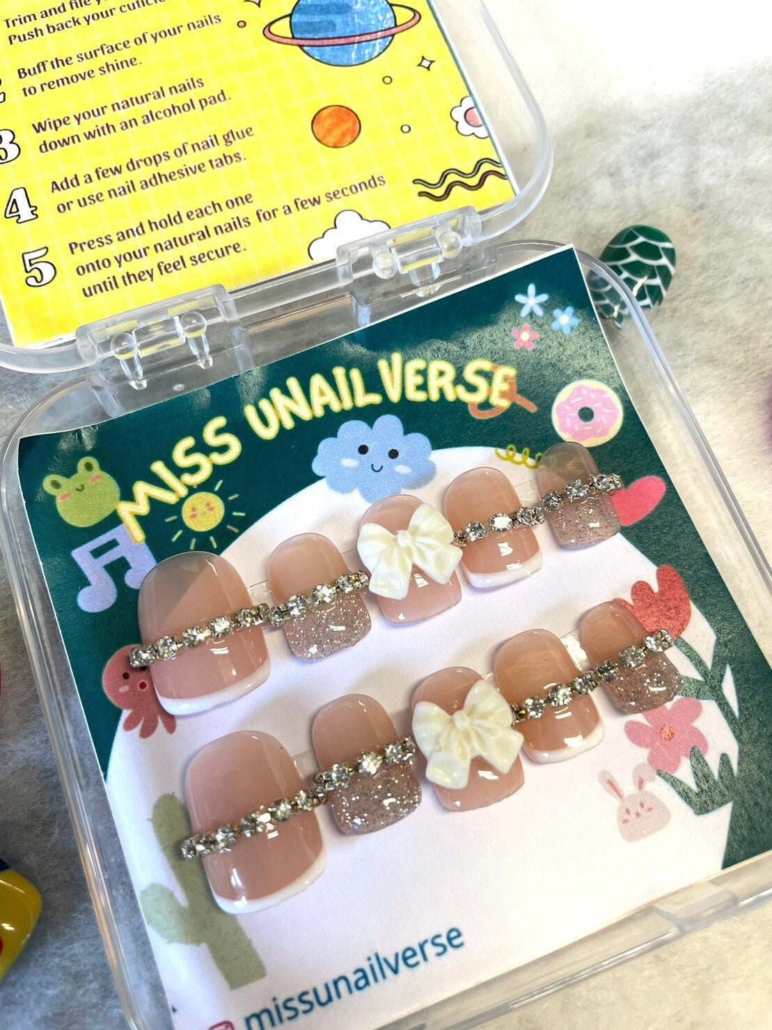 Press On Nails, Gel Nägel, Glänzende Kawaii, Handmade, Pinkish, Dusty Pink, Kleber Auf Sticker Y2K Whiteribbon Set | Größe S M L von MissUnailverse