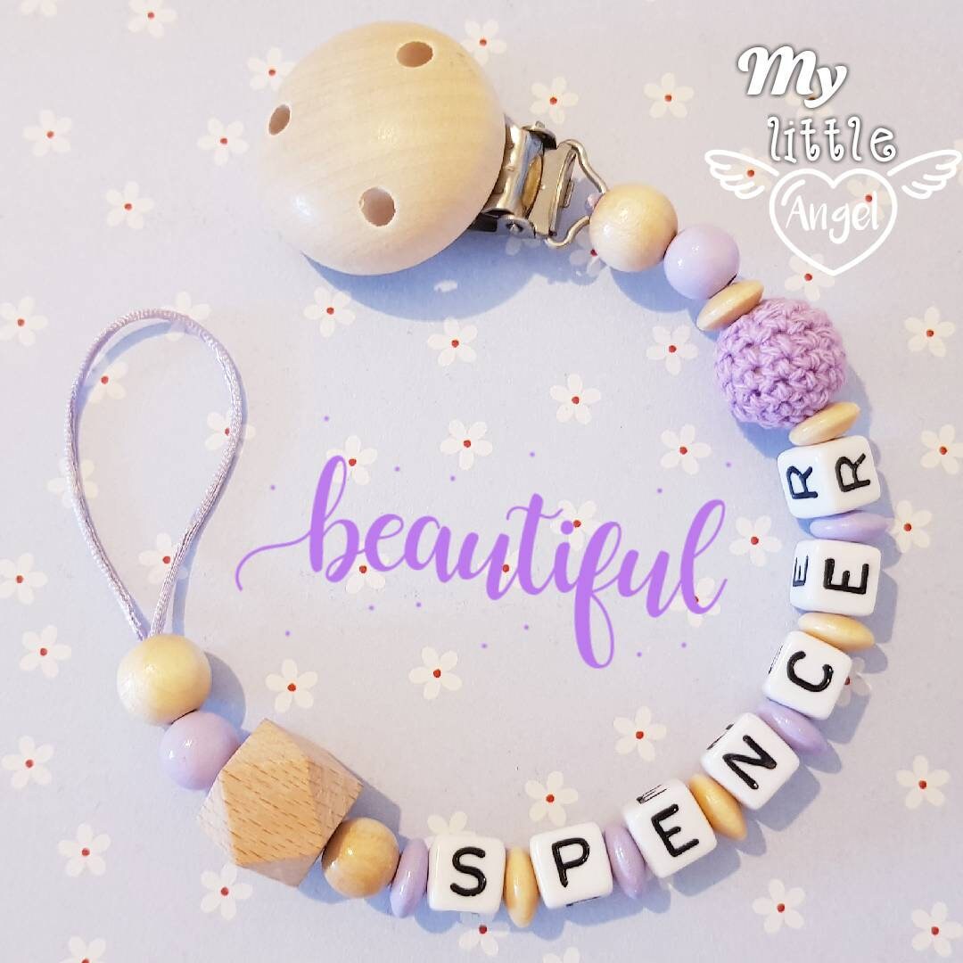 Personalisierte Schnullerkette Holzperlen | Baby Junge Mädchen Unisex |Geschenk Babyparty Blau Pink Lila Mint Weiß Mam von MyLittleAngelGB