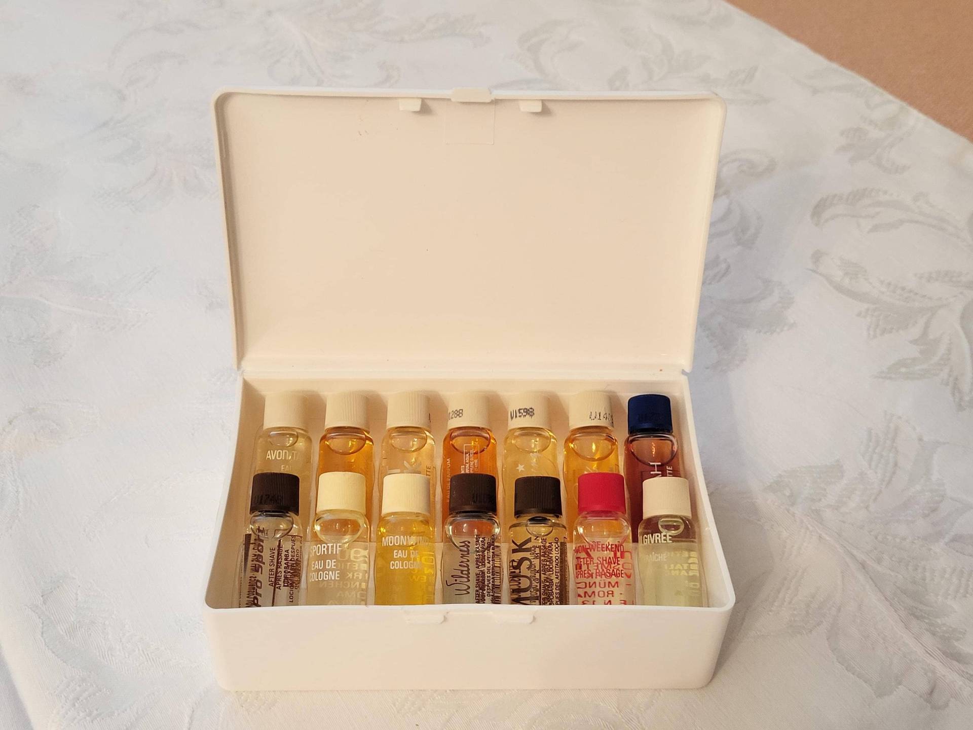 Avon Set Parfum Miniaturen Eau De Cologne Vintage von MyStyleFashionCo