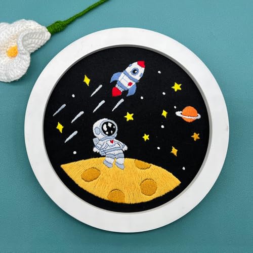 N.LANSHAN 2Pcs Stickerei Set Stanznadel-Set Mit Cartoon-Astronauten-Motiv，Cartoon-Planeten-Stickerei-Starter-Kits，Nadelspitzen-Stickerei-Kits Für Erwachsene，3D-Gestempelte Kreuzstich-Kits 30x30cm von N.LANSHAN