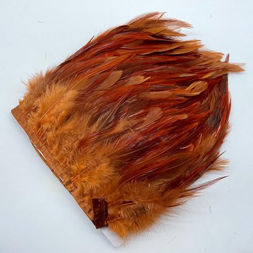 Hüte mit Federn dekoriert. 1 mt/los Natürliche Fasan Federn Trim Plume Handwerk Weihnachten Handgemachte DIY Farbige Feder Party Band Hochzeit Decor Zubehör(Brown) von NIUSABOU