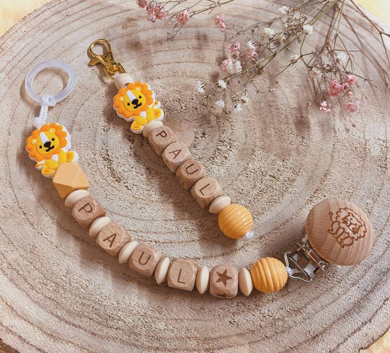 Schnullerkette Löwe Mit Namen Optional Schlüsselanhänger Geburt Baby Geschenk Geschenkset Personalisiert von NadinesRegenbogen