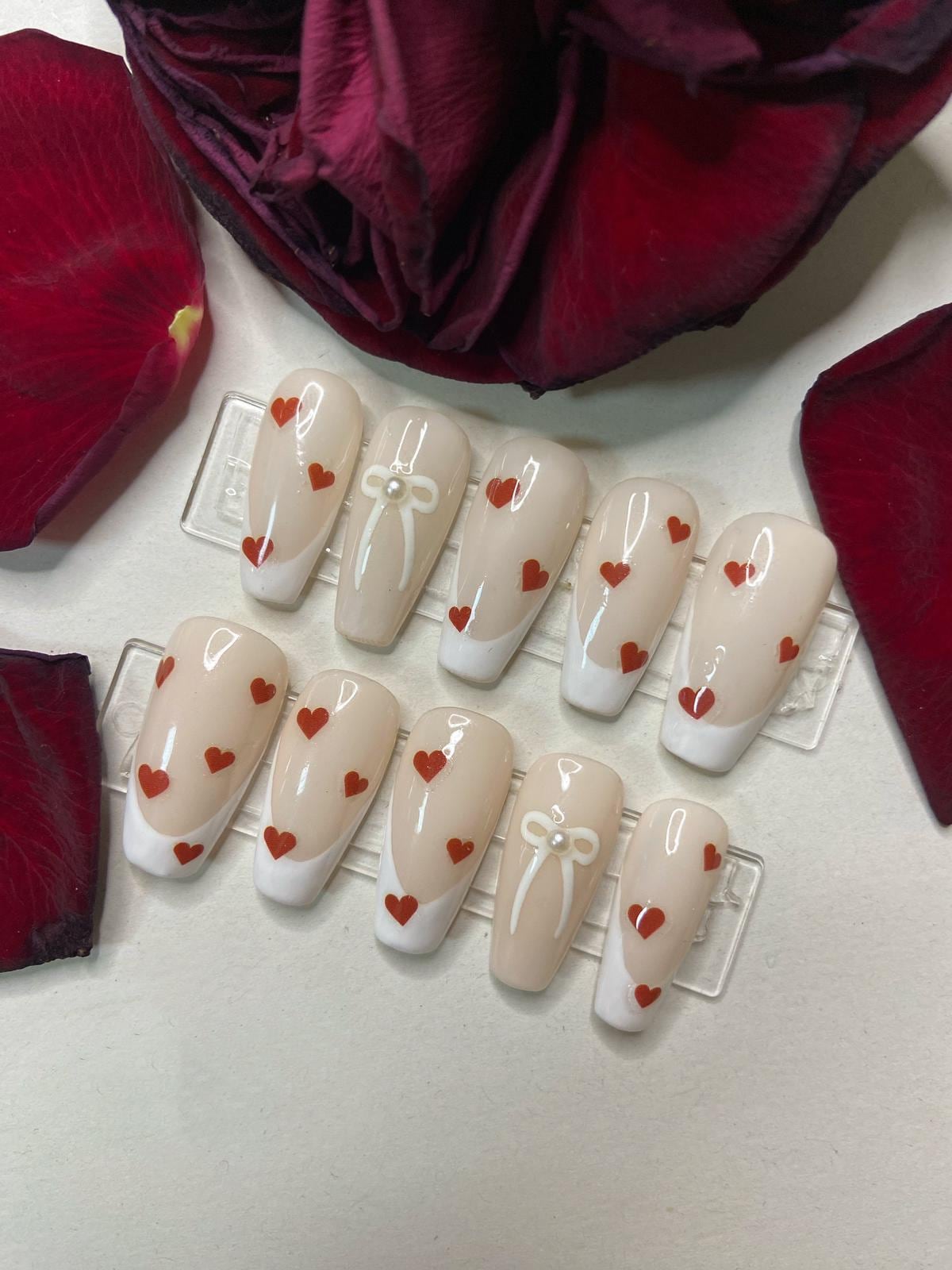 French Nails Mit Herzen Und Schleife, Valentinstag Set Schleifen von NailAffairbyLeah