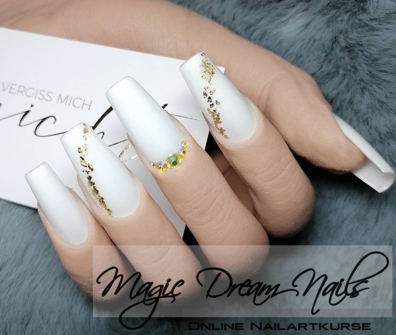 Press On Nails - Blattgold/White von NailAndResinArt