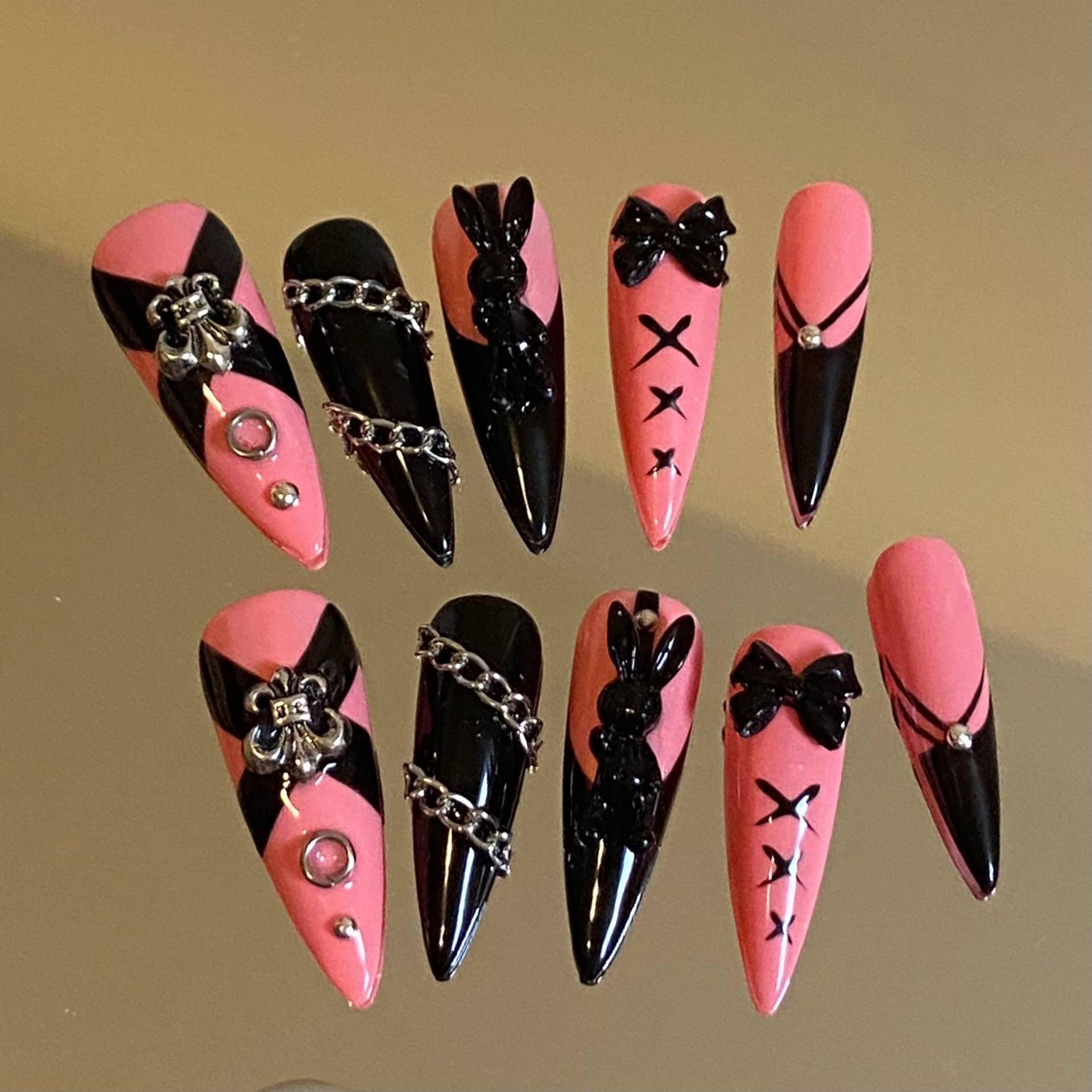 Black & Pink Bunny Baby Press On Nails von Nailbyirene