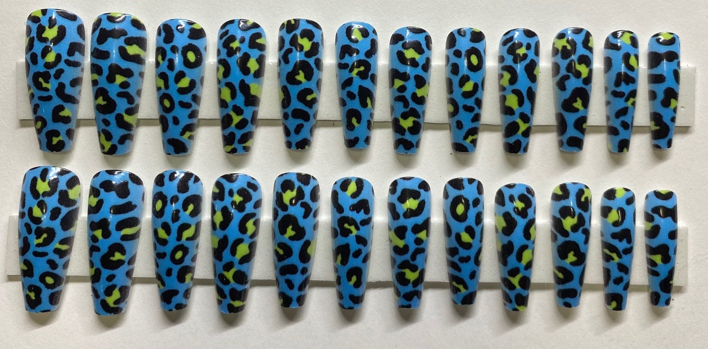 Blau Und Neon Gelb Animal Print X Lange Press On Nail Kit von NailditbyTara