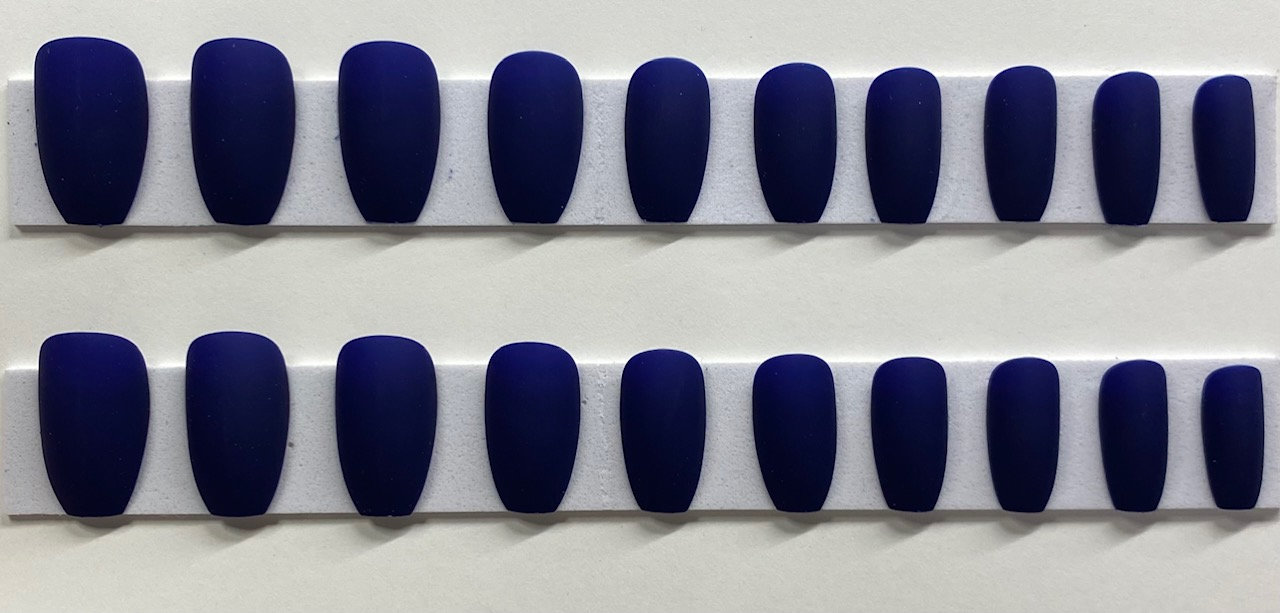 Matte Dark Navy Blau Medium Coffin Drücken Sie Auf Den Nagel Kit von NailditbyTara