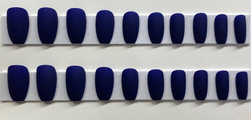 Matte Dark Navy Blau Medium Coffin Drücken Sie Auf Den Nagel Kit von NailditbyTara