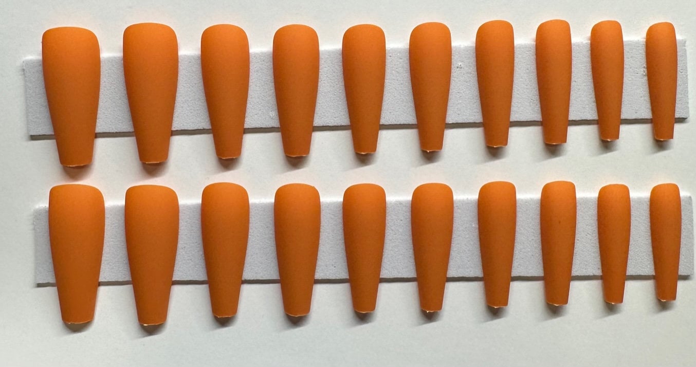 Matte Orange Xlong Coffin Press On Nail Kit von NailditbyTara