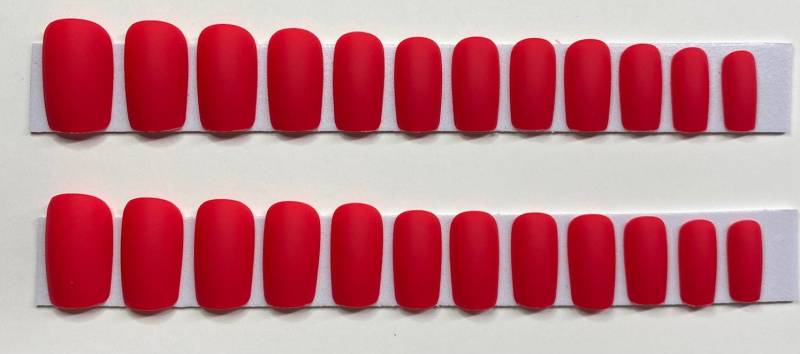 Matte Rot Mittleres Quadrat Drücken Sie Auf Den Nagel Kit von NailditbyTara