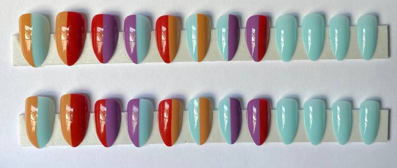 Orange Und Blau, Rot, Rot Lila, Lila Baby Blau Medium Stiletto Press On Nail Kit von NailditbyTara