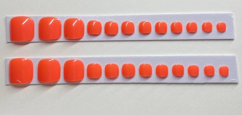 Orangefarbene Presse Auf Zehennagel von NailditbyTara