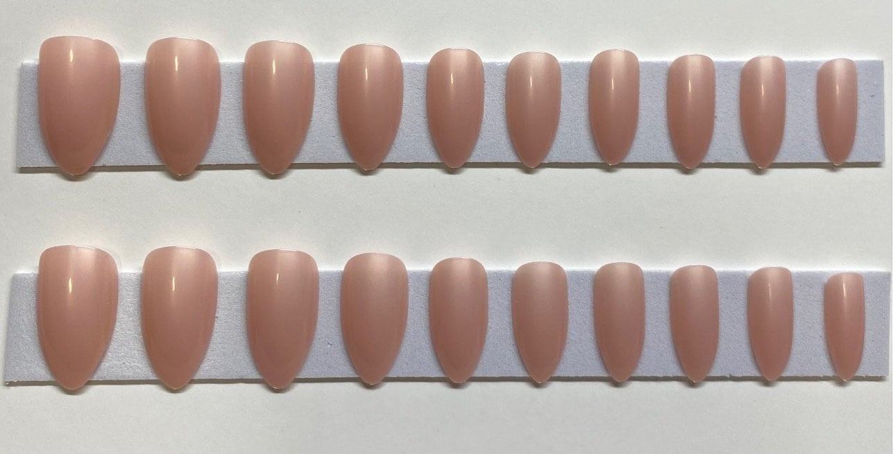 Perlmutt Hellrosa Stiletto Drücken Sie Auf Den Nagel Kit von NailditbyTara