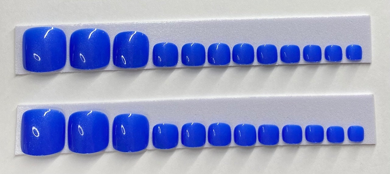 Schimmernde Blau Drücken Sie Auf Den Zehennagel von NailditbyTara