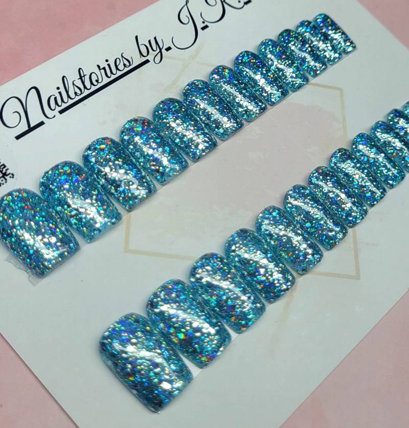 Versandfertig 24Tlg Ready To Ship Press On Nails - Short Square Blau/Irisierend Glitzer Sizingkit-Tragefertig-Made in Germany Softgel von NailstoriesbyJK