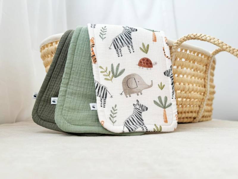 3Er Pack Musselin Spucktücher - Schulter Spucktücher, Weiche Saugfähige Baby Rags, Safari Kindergarten, Geschenk Für Babyparty von NaturalCuddles