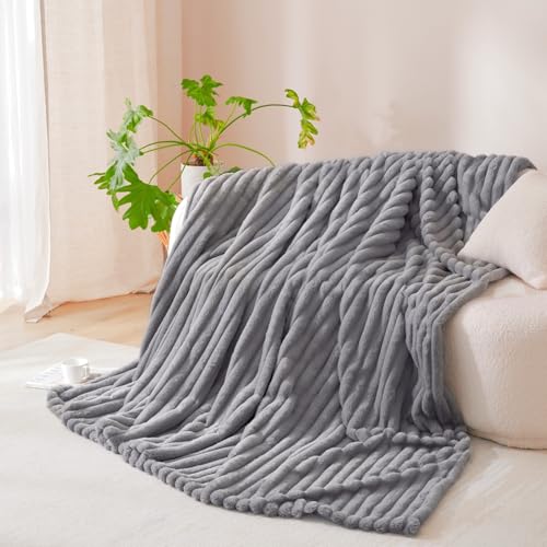 Nayoroom Kuscheldecke Winter Flauschig Kaninchen Fleecedecke 150x200 cm Grau Warm Fellimitat Decke Kuschelig Wolle Aesthetic Wohndecke Wolldecken Weiche Sofadecken für Sitzfläche Couch überwurf Set von Nayoroom