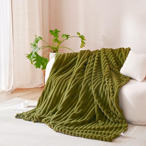 Nayoroom Kuscheldecke Winter Flauschig Kaninchen Fleecedecke 220x240 cm Grün Warm Fellimitat Decke Kuschelig Wolle Aesthetic Wohndecke Olivgrün Wolldecken Weiche Sofadecken für Couch überwurf Set von Nayoroom