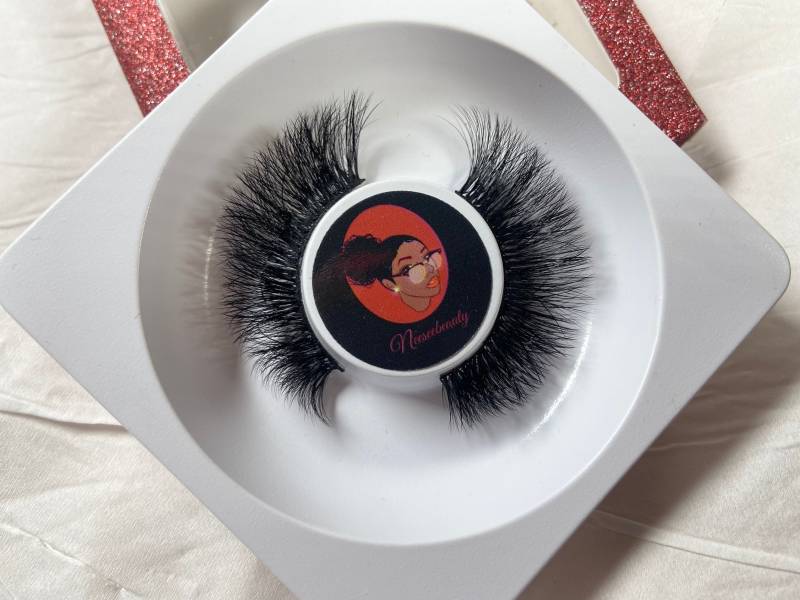 Die Tyann Streifenlashes von Neeseebeauty