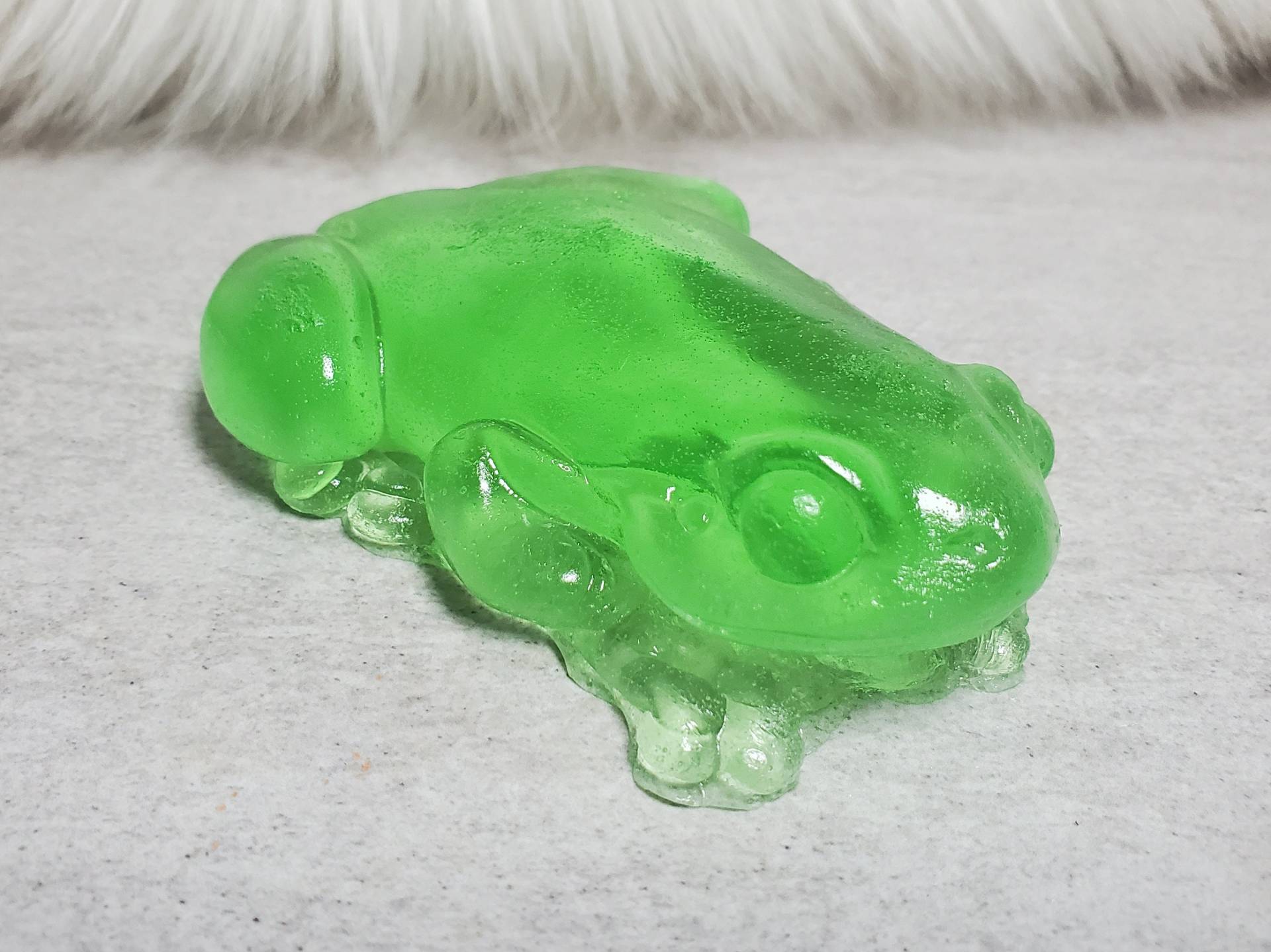 Große Jelly Frog Form Seife Benutzerdefinierte Duft Und Farbe von NemesisBoutique