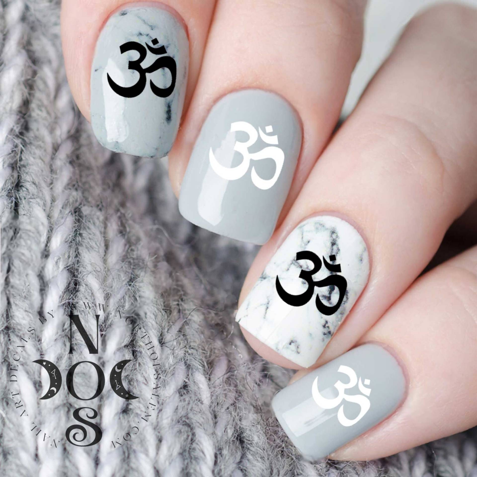 Yoga Nagel Abziehbilder | Om Symbole Meditation Sanskrit Symbol Geschenk Für Yoga-Lehrer Namaste Waterslide Nail Art Decal Weiss Oder Schwarz von NorthofSalem