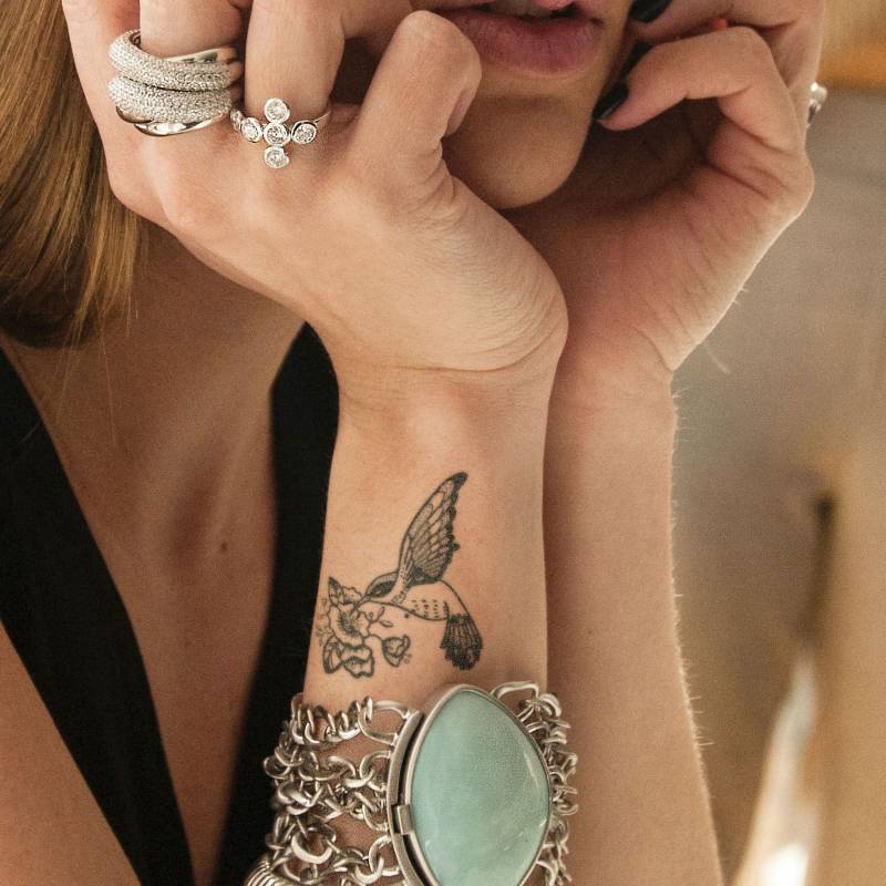 Semi-Permanentes Tattoo | Kolibri Und Blüten Hält Bis Zu 2 Wochen Urlaub Geschenk Temporäres Jagua Henna Geschenkidee von NotaTattoo