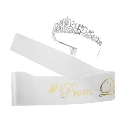 OKUMEYR Prom Queen Zubehör Set Graduation Satin Schärpe Krone Stirnband weiß für den Abschlussball von OKUMEYR